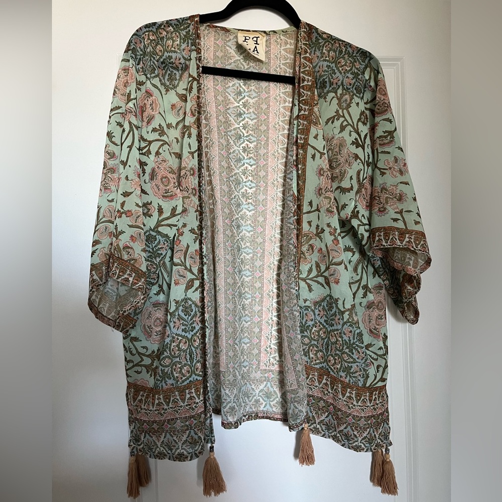 PPLA Womens Light Green Fringed Lightweight Shrug, Fits size Medium